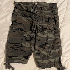 Woman’s cargo shorts. Size 12. Camo.